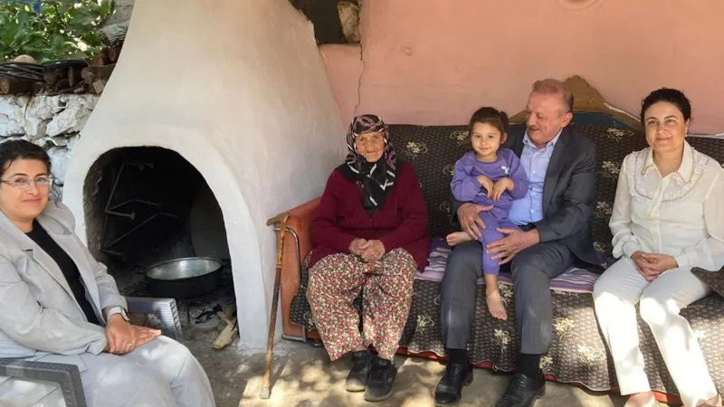 107 Yaşındaki Kadına Doğum Günü Sürprizi! Tarihe Tanıklık Etti