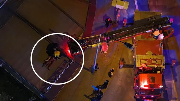 Eskişehir'de Akılalmaz Olay! 2. Kattan Kafeye Düşen Adam Şoke Etti