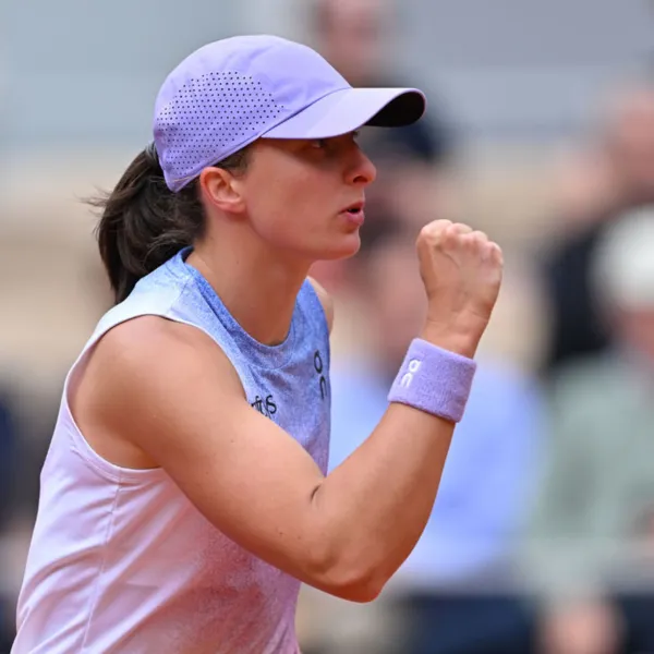 Alcaraz ve Swiatek Roland Garros'ta Fırtına Gibi! 3. Tur Yolda