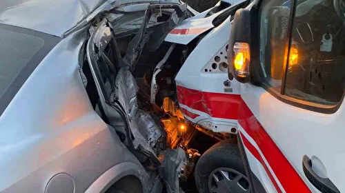 Ambulans ile otomobilin çarpıştığı kazada bir yaralı