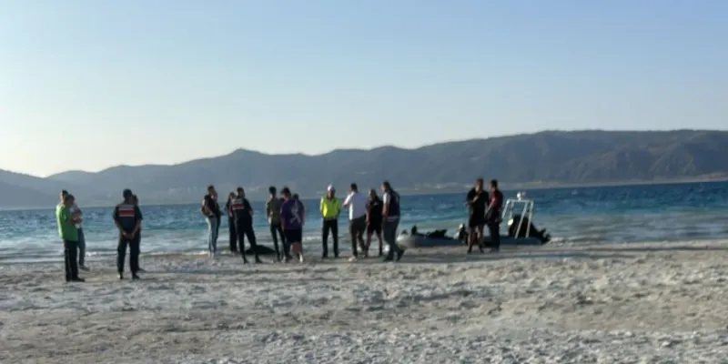 Baba-oğul tatil için geldikleri Salda Gölü'nde boğuldu