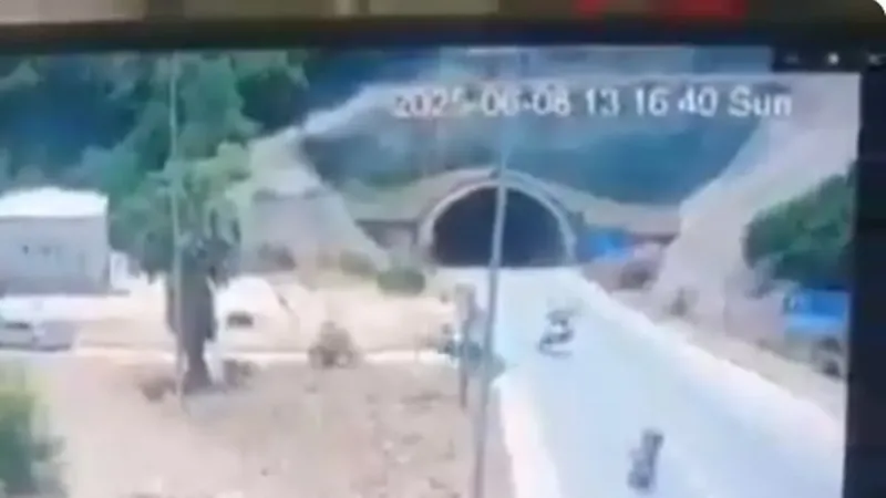 Bakan Yerlikaya Antalya'daki kaza anını paylaştı! "2 ocağa daha maalesef ateş düştü"