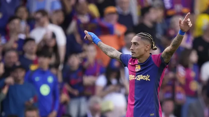 Barcelona, Raphinha'nın sözleşmesini 2028'e kadar uzattı