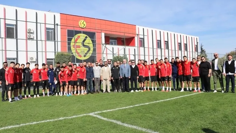 Es Es'e Başkan Kurt'tan Tatlı Destek! Çevre Düzenlemesi Müjdesi