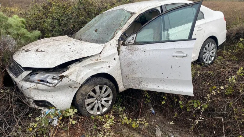 Bilecik'te Feci Kaza! Otomobil Bariyerlere Çarptı: 2 Yaralı!