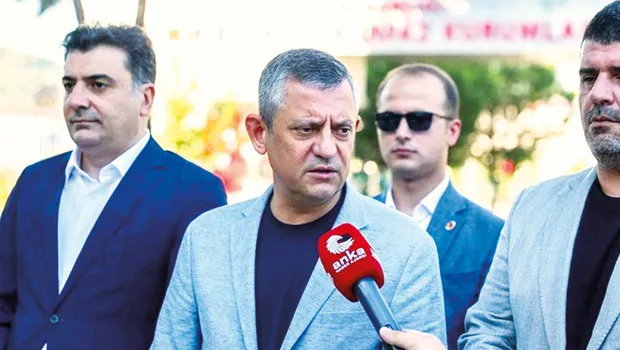 Özgür Özel'den Cezaevi Önünde Tahliye Çağrısı: Kimler Serbest Kalacak?