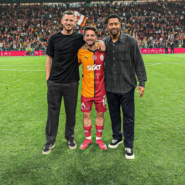 Dünyaca ünlü iki isim Mertens için Rams Park'taydı!