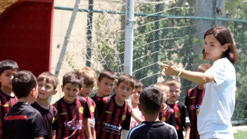 Eskişehirspor Geleceğin Yıldızlarını Arıyor! Kayıtlar Başladı!