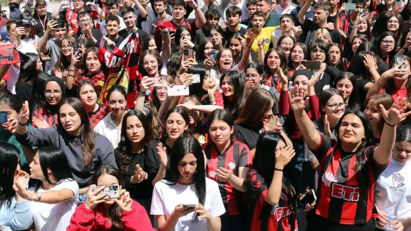 Eskişehirspor Sevgisi: Lisede Coşku Seli!