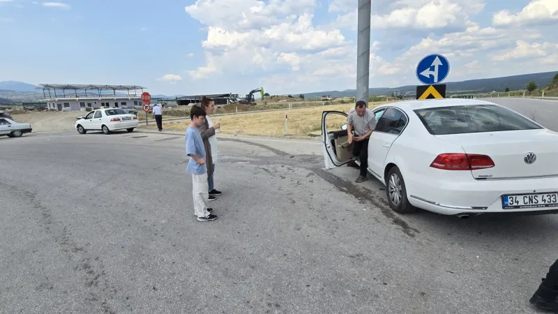 Kütahya'da Feci Kaza: 4 Yaralı! Komşuda Neler Oluyor?