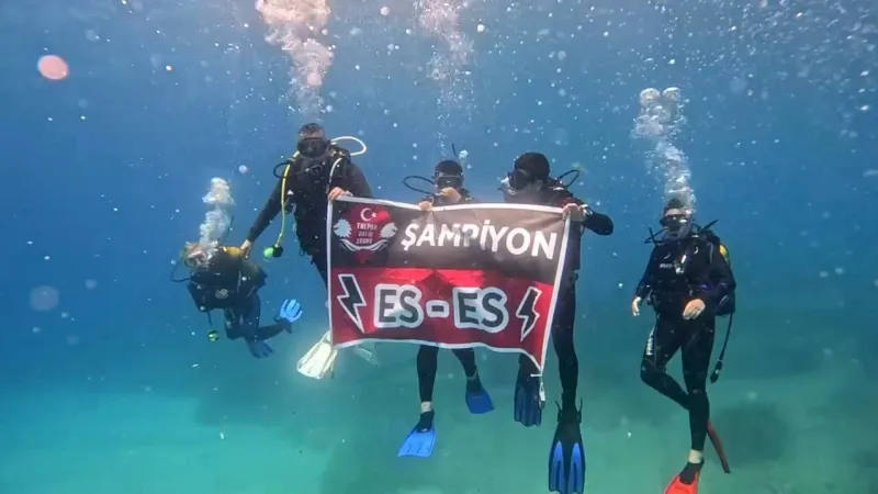 Eskişehirspor'dan Deniz Altında Şampiyonluk Kutlaması!