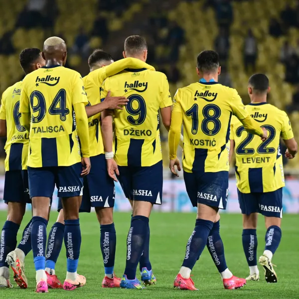 Fenerbahçe'de yaprak dökümü: Yollar ayrılıyor