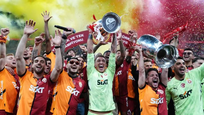 Galatasaray, sezonu çifte kupa ile tamamladı