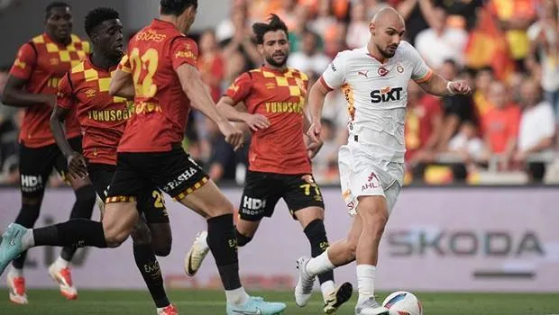 Galatasaray'da direkler 18. kez gole engel oldu!