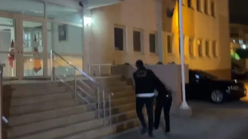 Hatay'da dolandırıcılık operasyonu: 11 yıl kesinleşmiş hapis cezası bulunan şahıs yakalandı