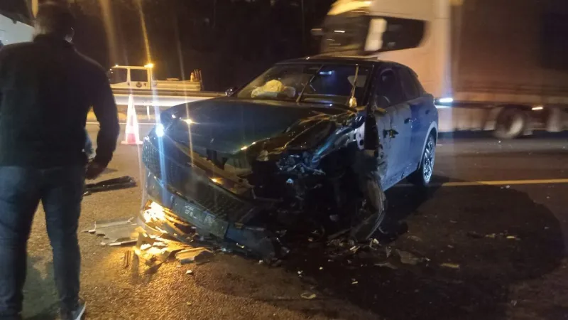 Komşuda kalp krizi geçiren sürücü kazada hayatını kaybetti