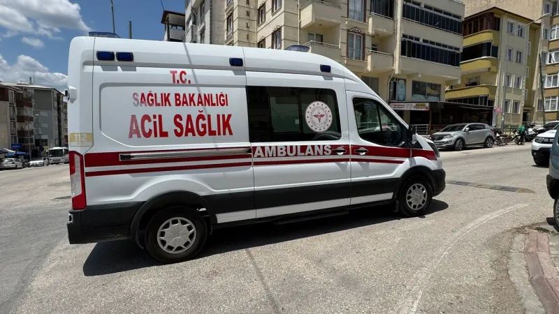Komşuda karşıdan karşıya geçen çocuğa otomobil çarptı