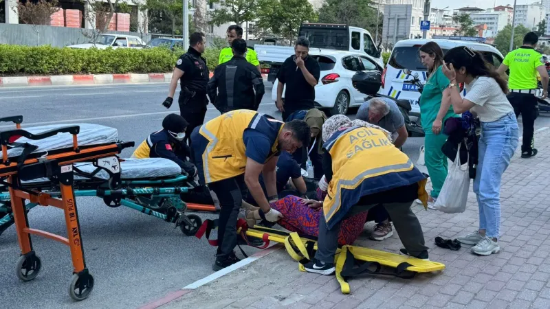 Bilecik'te Motosiklet Faciası! Yaya Ağır Yaralı