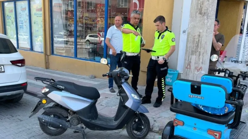 Motosikletler Çarpıştı: Kütahya'da Flaş Kaza!