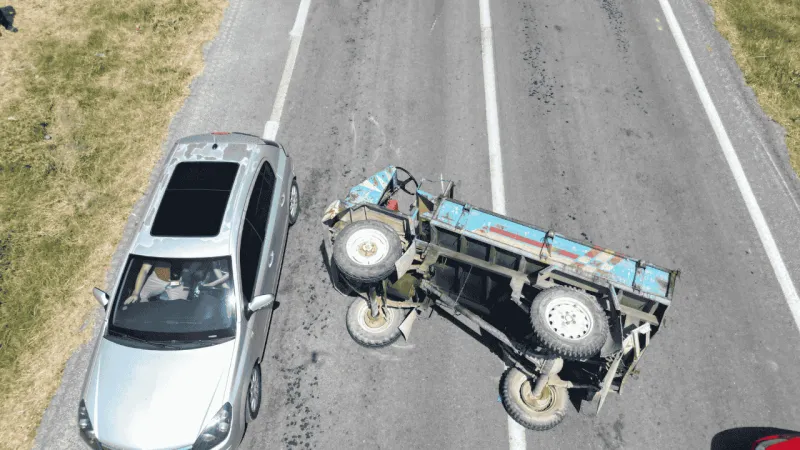 Komşuda otomobil patpata çarptı: 1 yaralı!