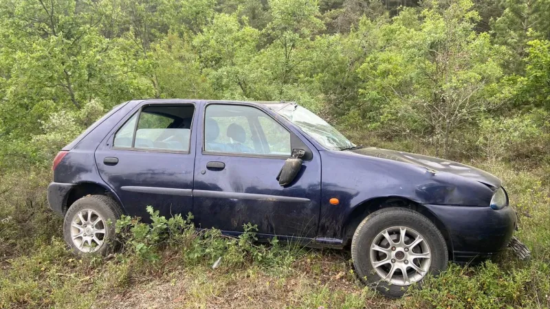 Komşuda otomobil şarampole yuvarlandı: 4 yaralı