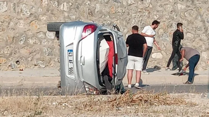 Komşuda otomobil takla attı: 1 yaralı