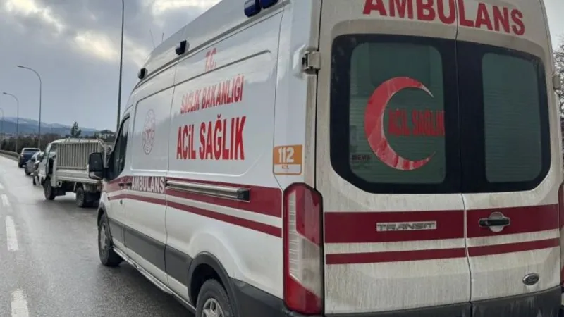 Komşuda otomobilin çarptığı motosiklet şarampole yuvarlandı: 1 yaralı