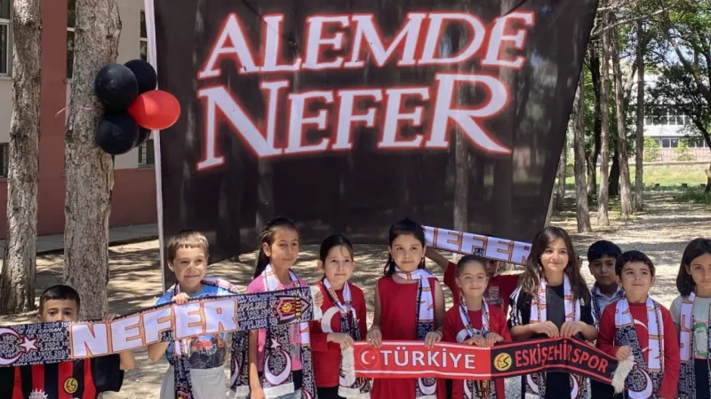 Kucak Dolusu Hayaller, Sivrihisar'da Es Es rüzgarı estirdi