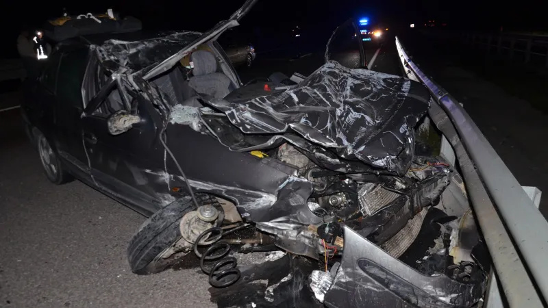 Kütahya'da Feci Kaza! TIR'a Çarpan Sürücü Hayatını Kaybetti