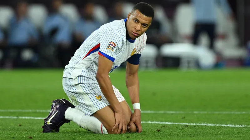Mbappe Şoku! Yıldız Futbolcu Hastaneye Kaldırıldı!