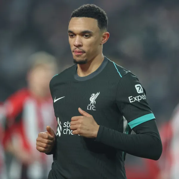 Alexander-Arnold Liverpool'dan Ayrılıyor Mu? Şok Açıklama!