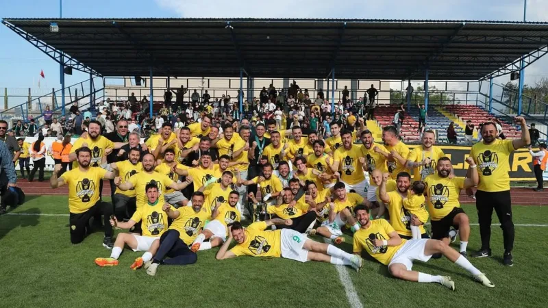 Aliağa Futbol Tarih Yazdı! 2. Lig'e Namağlup Yükseldi!