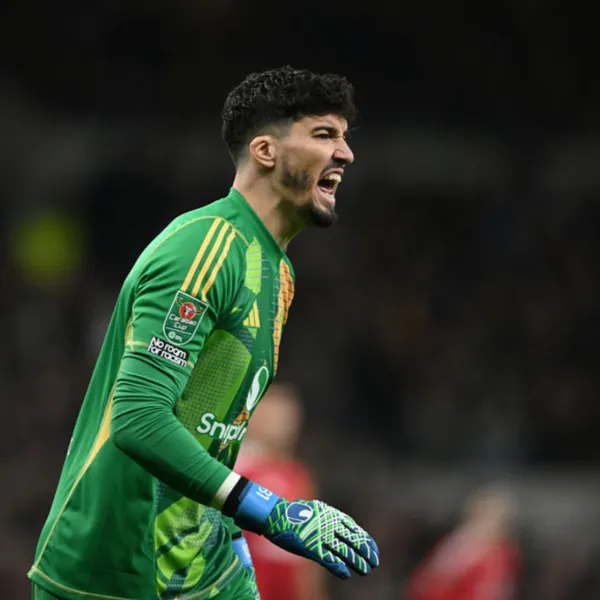 Altay Bayındır Sahada! ManU West Ham'a Boyun Eğdi