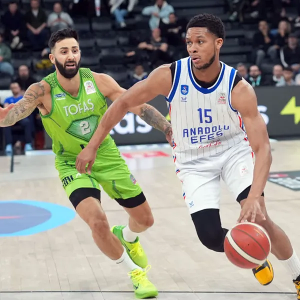 Anadolu Efes TOFAŞ'ı Ezdi Geçti! İşte Maçın Yıldızları