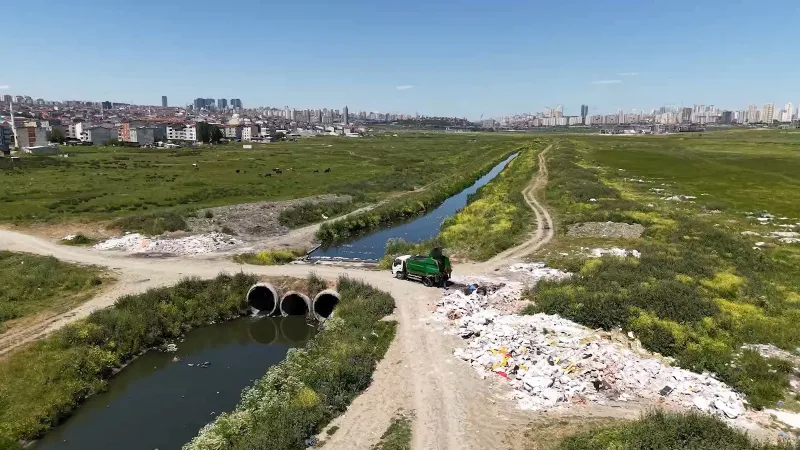 Avcılar'da Dronlu Moloz Operasyonu! Kaçak Döküme Şok Ceza!
