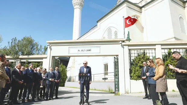 Erdoğan'dan CHP'ye Sert Sözler: Türkiye Dipdiri Ayakta!