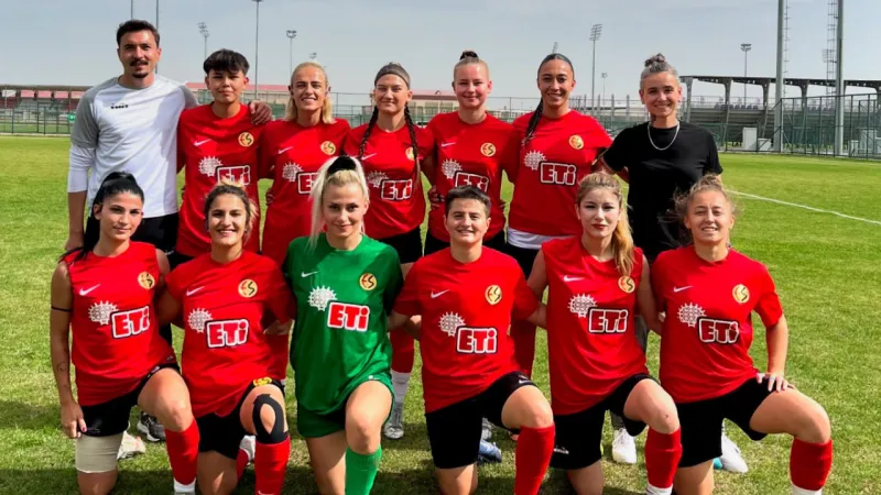 Eskişehirspor Kadın Futbol Takımı play-off yolunda Antalya'ya yenildi