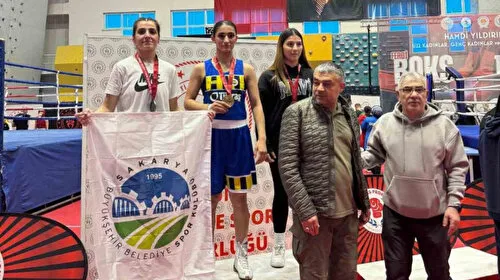 Ece Asude Ediz'den Boks Ringinde Gümüş Zafer!