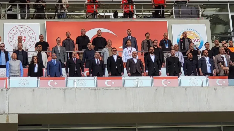 Eskişehirspor'a Siyasilerden Şampiyonluk Desteği! Maçı Kaçıran Pişman!