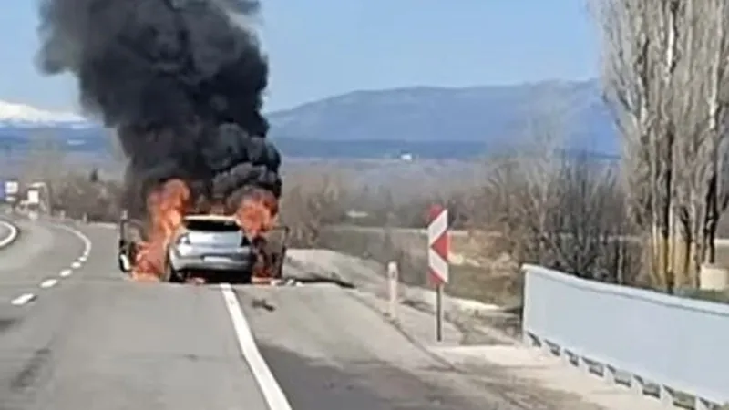 Kütahya'da Otomobil Alevlere Teslim Oldu! İşte O Anlar