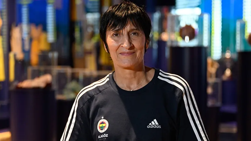 Fenerbahçe'de Şok Ayrılık! Kadın Basketbol Takımı Hocası Gitti