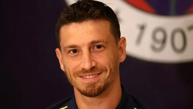 Mert Hakan Yandaş Hastaneye Kaldırıldı! Fenerbahçe'de Şok Gelişme
