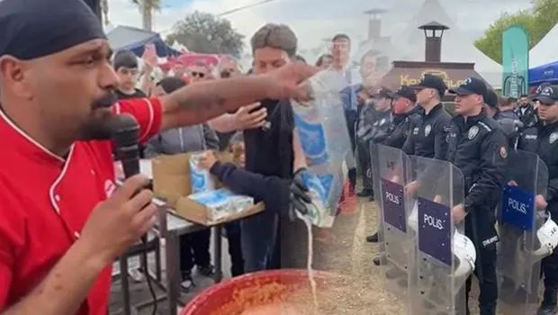 Dönerciye Çiğ Tavuk Şoku! Cezayı Yedi, Savunması Pes Dedirtti!