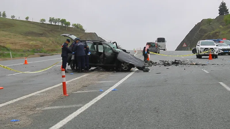 Malatya'da Feci Kaza: Hafif Ticari Araç Otomobille Çarpıştı! 2 Ölü!