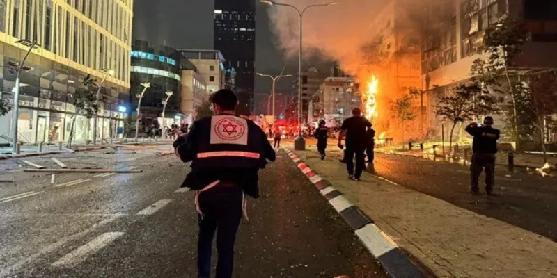 Husiler Tel Aviv'i mi Vurdu? İsrail Alarmda! Son Dakika