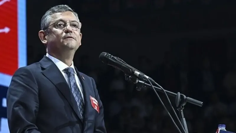 Özel'in İtalya Çıkışı: CHP'nin Yolsuzluk İddiaları Avrupa'da Gündem mi?