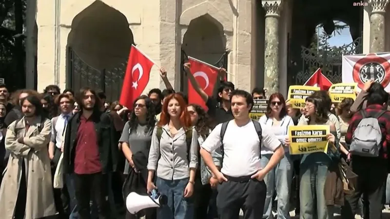 Öğrenciye Gözaltı Şoku! İÜ'de Destek Eylemi Büyüyor