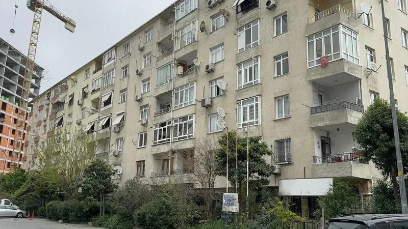 İstanbul'da Deprem Alarmı! 9 Bina Mühürlendi, Sakinler Şokta!