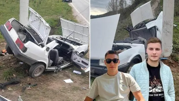 İzmir'de Korkunç Kaza! Kuzenler Elektrik Direğine Çarptı