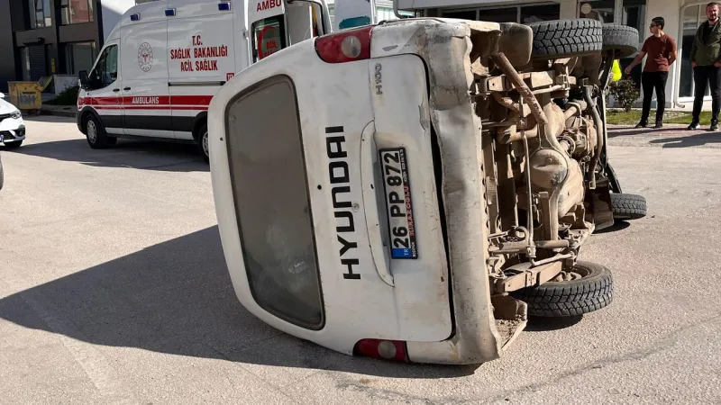 Bilecik'te Kaza! Kavşakta Feci Çarpışma: Yaralı Var mı?
